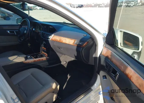 2012 Mercedes-Benz E 350 4Matic z USA, uszkodzony, nr VIN WDDHF8JB6CA547259